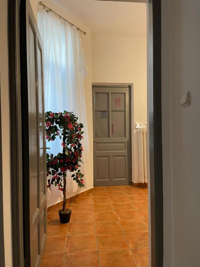 Outstanding 3Br Ultracentral Cityview Balcony Aaa Apartment Bucharest Luaran gambar